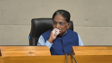 ગાંધીનગર: વડાપ્રધાન નરેન્દ્ર મોદીને મુખ્યમંત્રી અને વડાપ્રધાન તરીકેના કાર્યકાળને 24 વર્ષ પૂરા થતા વિકાસ સપ્તાહ નો આજથી પ્રારંભ