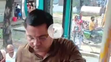 प्रतापगढ़: देवकली तिराहे से मां विंध्यवासिनी दर्शन यात्रा के लिए भाजपा नेता ने रवाना की निःशुल्क बस