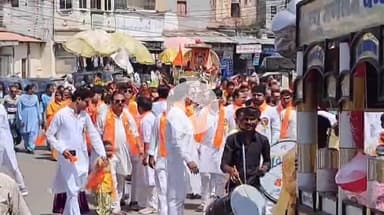 खंडवा नगर: स्वर्ण मेवाड़ा सोनी समाज ने निकाली शोभायात्रा