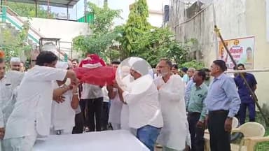 लाडपुरा: भरत सिंह की पार्थिव देह कोटा कांग्रेस कार्यालय लायी गई, कांग्रेसी नेताओं व कार्यकर्ताओं ने दी श्रद्धांजलि