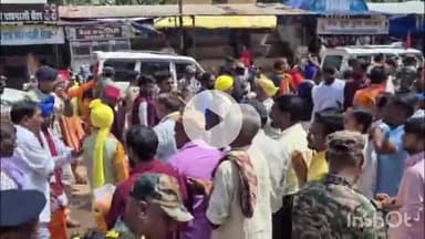 जगदलपुर: टेकरी वाले हनुमान मंदिर के पास सर्व नाई समाज संघ ने दंतेवाड़ा के लिए रवाना हुई माता की डोली का स्वागत किया