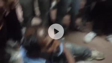 सागर नगर: सागर रेलवे स्टेशन पर हड़कंप: यात्रियों ने बच्चा चोर को रंगे हाथों पकड़ा, जमकर की पिटाई