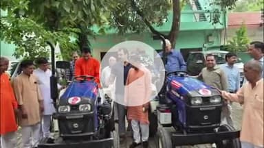 चरखी दादरी: युवा भाजपा नेता मोहित चौधरी ने सांसद निधि से नगर परिषद दादरी को 2 ट्रैक्टर व सांजरवास गांव में वाटर टैंकर भेंट किए