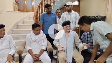 बीकानेर: सांसद राहुल कस्वां ने बीकानेर में कांग्रेस नेता जनार्दन कल्ला के आवास पर उनकी पत्नी को दी श्रद्धांजलि