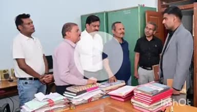 राजनांदगांव: राजनांदगांव कलेक्ट्रेट कार्यालय के विभिन्न विभागों का कलेक्टर ने किया निरीक्षण, व्यवस्थाओं का लिया जायजा