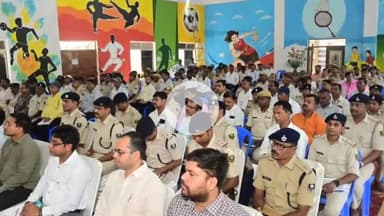 रक्सौल: रक्सौल एवं नरकटिया विधानसभा क्षेत्र के निर्वाची पदाधिकारी, सहायक निर्वाची पदाधिकारी व अन्य के साथ समीक्षा बैठक