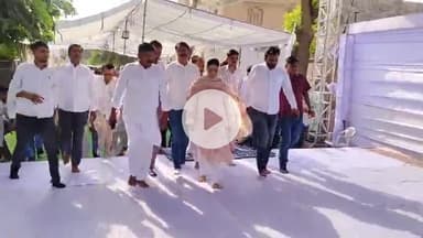 बीकानेर: पूर्व विधायक दिव्या मदेरणा ने डूडी के आवास पर पहुंचकर पुष्प अर्पित कर दी श्रद्धांजलि