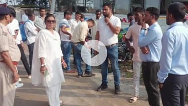 सेन्हा: सेन्हा थाना के पास वाहन जांच अभियान, 17 दोपहिया वाहन जब्त, ₹20 हजार का जुर्माना