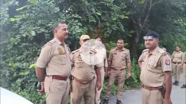 प्रतापगढ़: अंतू क्षेत्र के अधारपुर विद्यालय के पास महिला से पर्स छीनकर बदमाश हुए फरार, पुलिस मौके पर पहुंची