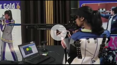 चूरू: उदयपुर में आयोजित राज्य स्तरीय राइफल शूटिंग में चूरू की प्रिंसी शेखावत ने जीता कांस्य पदक, राष्ट्रीय कैंप के लिए हुआ चयन