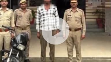 कोल: थाना बन्नादेवी पुलिस टीम ने जिला अस्पताल के गेट नंबर 2 से शातिर चोर को चोरी की मोटरसाइकिल के साथ किया गिरफ्तार, भेजा जेल