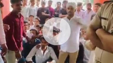 पीपलदा: अतिवृष्टि से इटावा उपखंड क्षेत्र में किसानों को हुए नुकसान को लेकर कांग्रेस ने किया प्रदर्शन, मुआवजा देने की मांग