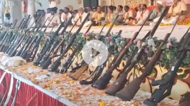 झांसी: राष्ट्रीय स्वयंसेवक संघ के शताब्दी वर्ष पर नगर के लक्ष्मी गार्डन में हुआ शस्त्र पूजन और दशहरा मिलन समारोह का आयोजन