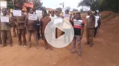 घाघरा: विमरला माइंस के लोगों ने बाहरी लोगों को काम देने के विरोध में काम बंद कराया, तालाबंदी की