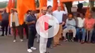 कानपुर: ओईएफ मजदूर संघ ने फूलबाग स्थित ओईएफ गेट के बाहर एरियर भुगतान न होने के विरोध में कर्मचारियों का जोरदार प्रदर्शन