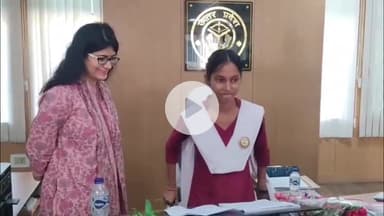 प्रतापगढ़: विकास भवन में जीजीआईसी की छात्रा बनी एक दिन की सीडीओ