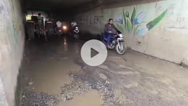 बीना: खिमलासा फाटक स्थित अंडरब्रिज में मरम्मत के चंद दिनों बाद फिर हुए गड्ढे, वाहन चालक परेशान
#jansamasya