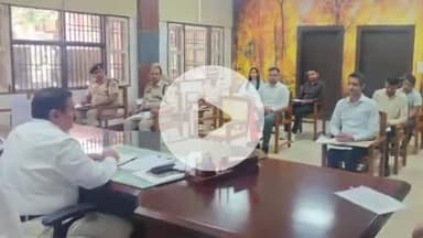 चरखी दादरी: चरखी दादरी में DC की अध्यक्षता में सड़क सुरक्षा समिति की बैठक, ओवरलोड वाहनों पर लगाम लगाने के निर्देश