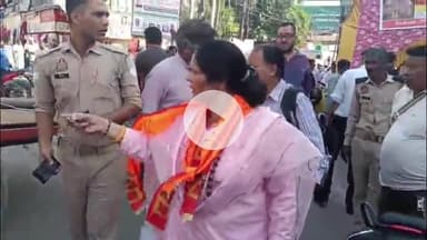 मुज़फ्फरनगर: करवा चौथ विवाद: साध्वी प्राची ने ‘मूत्र जिहाद’ का आरोप लगाया, हिंदू महिलाओं को चेताया, अखिलेश-आजम की मुलाकात पर कटाक्ष