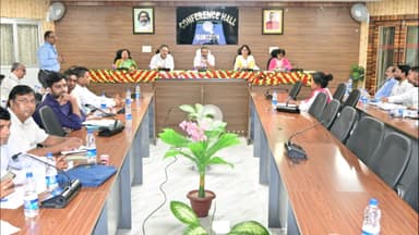 गिरिडीह: डीसी ऑफिस सभागार में उपायुक्त की अध्यक्षता में पल्स पोलियो अभियान के सफल संचालन को लेकर हुई बैठक