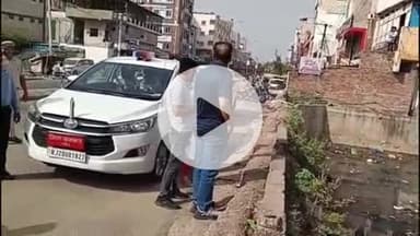 लाडपुरा: जिला कलक्टर ने सफाई व्यवस्था का औचक निरीक्षण किया, कचरे से भरे बड़े डस्टबिन और फैला कचरा देखकर जताई नाराजगी