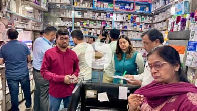 देहरादून: सचिव जिला विधिक सेवा प्राधिकरण सीमा डुँगराकोटी ने विभिन्न मेडिकल स्टोरों का किया औचक निरीक्षण, की कार्रवाई