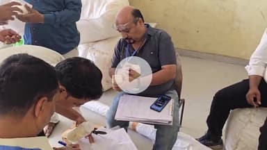 लाडपुरा: शुद्ध आहार मिलावट पर वार अभियान के तहत 80 फीट रोड पर स्वास्थ्य विभाग की टीम ने ट्रांसपोर्ट से लिए मावे के सैंपल