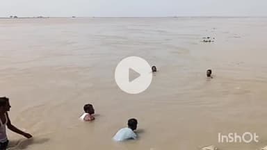 मुंगेर: कष्टहरणी गंगा घाट पर गंगा स्नान के दौरान महिला डूबी, गोताखोरों द्वारा खोजबीन जारी