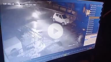 लाडपुरा: कोटा के बल्लभ बाड़ी क्षेत्र में कार सवार बदमाशों ने दो कारों के शीशे फोड़े, सीसीटीवी फुटेज सोशल मीडिया पर वायरल