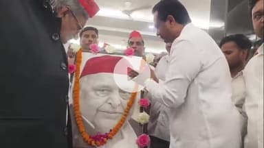 अमरोहा: अमरोहा में सपा विधायक महबूब अली के आवास पर मनाई गई पूर्व मुख्यमंत्री मुलायम सिंह यादव की पुण्यतिथि