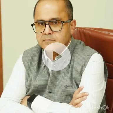 देहरादून: राज्य में त्यौहार के दृष्टिगत यातायात व्यवस्था को सुचारु रखने के लिए सचिव शैलेश बगौली ने एसएसपी के साथ की बैठक