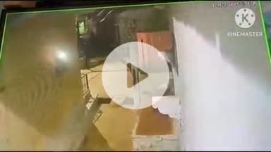 ललितपुर: मोहल्ला बड़ापुरा में फेरी लगाकर सामान बेचने वाले दुकानदार की बाइक हुई चोरी, सीसीटीवी में कैद हुए 3 चोर