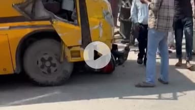 रामपुर: मोदी स्कूल के पास दो बसों और स्कूटी समेत कई बाइकों की भिंडत, दो घायल, घटना का वीडियो वायरल