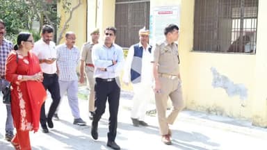 रामपुर: शुक्रवार को डीएम और एसपी ने आगामी पीसीएस परीक्षा की तैयारियों के लिए परीक्षा केंद्रों का किया निरीक्षण