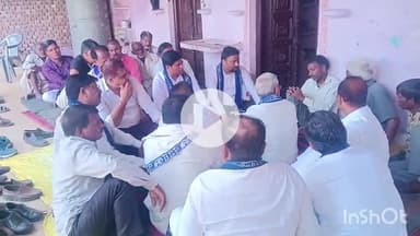 खेरागढ़: फतेहपुर सीकरी के पूर्व बसपा प्रत्याशी डा० मुकेश राजपूत कुसियापुर पहुंचे, पीड़ित परिजनों से मिले