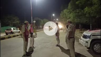 चूरू: पुलिस लाइन के सामने सदर थाना पुलिस ने की नाकाबंदी, वाहनों की तलाशी ली और 10 वाहनों के काटे चालान