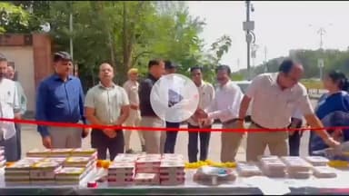 झालरापाटन: झालावाड़ जिला कलक्टर ने मिनी सचिवालय में मिठाइयों की स्टॉल का उद्घाटन किया, जनता को मिली शुद्ध देशी घी से बनी मिठाइयाँ