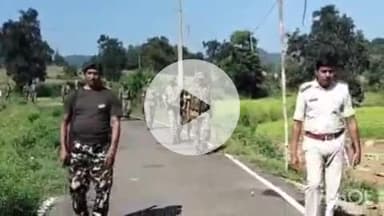 चकाई: चंद्रमंडीह पुलिस और सीआरपीएफ ने दो दर्जन गांवों में चलाया विशेष सर्च अभियान