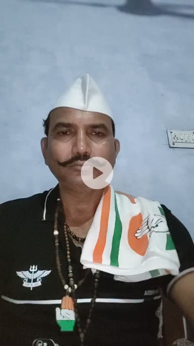 वों मसीहा न बना हम नें भी ख्वाहिश नहीं की 
अपनी शर्तों पे जिए किसी की चमचई नहीं की ॥