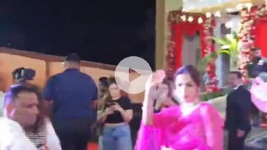 कांके: कांके रोड स्थित कल्याण ज्वैलर्स के नए शोरूम का बॉलीवुड अभिनेत्री मलाइका अरोड़ा ने किया उद्घाटन