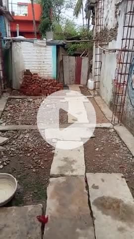 awash ke name pr ho rahe garib pariwar par atiyachar barsat me makan todva diya gaya lekin ak bi kisata nahi huva hii