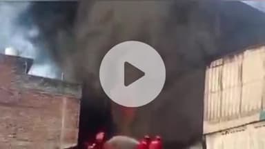 कानपुर: पनकी स्थित वेयरहाउस में एक बार फिर आग भड़क उठी, आग ने विकराल रूप ले लिया