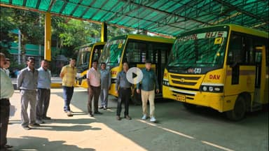 गिरिडीह: उपायुक्त के निर्देशानुसार, जिला परिवहन पदाधिकारी ने सिरसिया स्थित BNS DAV पब्लिक स्कूल में बसों का निरीक्षण किया