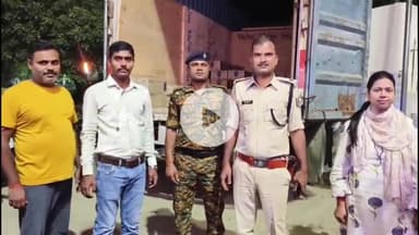 बक्सर: बदरपुर बॉर्डर से लाई जा रही ₹50 लाख की शराब बाईपास रोड पर पुलिस ने पकड़ी, फरीदाबाद के 2 लोग गिरफ्तार