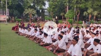 प्रतापगढ़: प्रतापगढ़ में आरएसएस का शताब्दी वर्ष पथ संचलन, कम्पनी गार्डन से देशभक्ति नारों के साथ निकली यात्रा