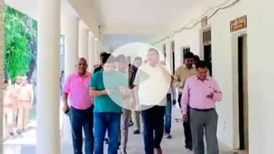 बहराइच: गाँधी ईंटर कॉलेज सहित राज्य/प्रवर अधीनस्थ सेवा परीक्षा केंद्रों का पुलिस अधीक्षक ने किया निरीक्षण