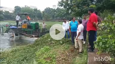 दुर्ग: दुर्ग सांसद विजय बघेल एवं निगम आयुक्त राजीव कुमार पाण्डेय ने पार्षद के साथ शनिवार सुबह लिम्हा तालाब का किया निरीक्षण