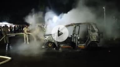 କୋରାପୁଟ: କୋରାପୁଟ ଲମତାପୁଟ ମେଡ଼ିକାଲ୍ ଆଗରେ ଥିବା କାରରେ ଲାଗିଲା ନିଆଁ।ଅଳ୍ପକେ ବର୍ତିଲେ ତିନି ଜଣ ବ୍ୟକ୍ତି।