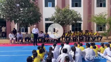 चरखी दादरी: हंसावास खुर्द में मलेशियाई कबड्डी टीम पहुंची, एकेडमी में पदाधिकारियों से हुई मुलाकात, फूलमालाओं से स्वागत