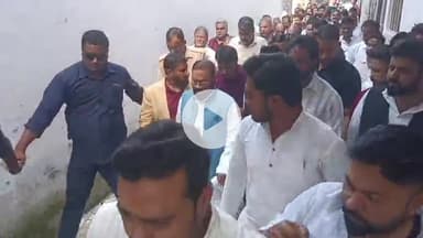 रामपुर: सपा के सीनियर लीडर मोहम्मद आजम खान से मिलने स्वामी प्रसाद मौर्य उनके आवास पहुंचे, मीडिया से बोले- औपचारिक मुलाकात है